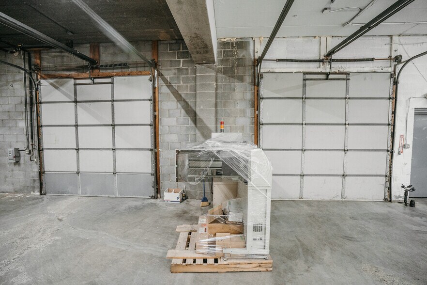 More Photos Of 3260 Gorham Ave, Saint Louis Park Warehouse For Lease