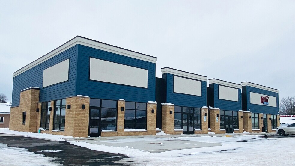 More Photos Of 660 S Albert Ave, Reedsburg Storefront For Lease