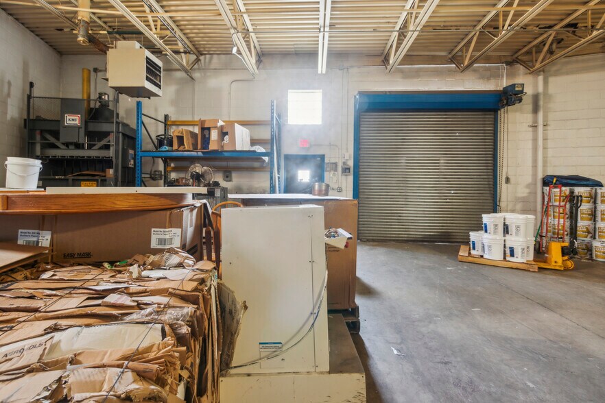 More Photos Of 210 W Girard Ave, Philadelphia Storefront For Sale