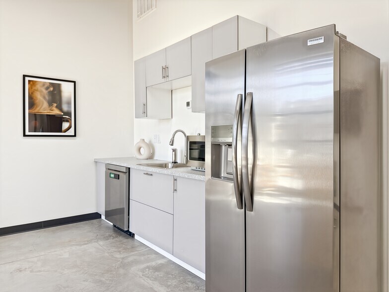 More Photos Of 17 E Stone Ave, Greenville Coworking Space