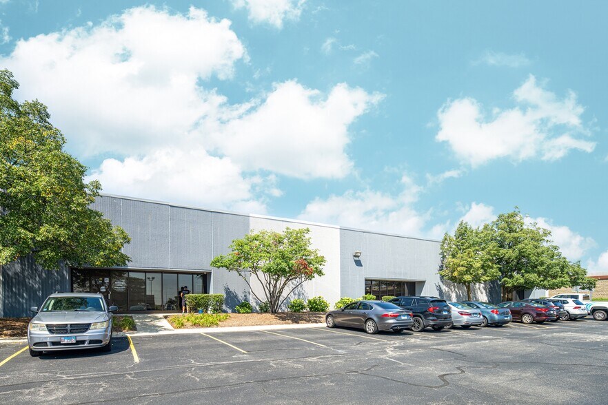 More Photos Of 890 Supreme Dr, Bensenville Warehouse For Lease