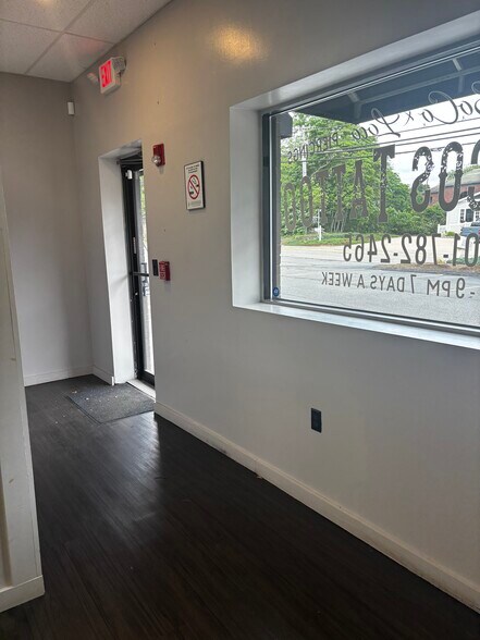More Photos Of 1916 Kingstown Rd, Wakefield Freestanding For Lease