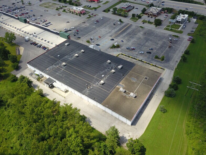 More Photos Of 3175 W 3rd St, Bloomington Storefront For Lease