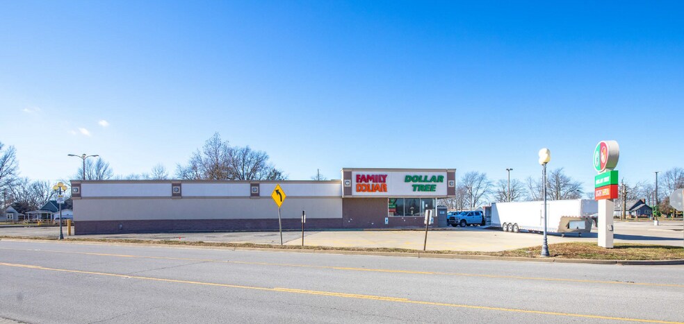More Photos Of 505 N Route 49, Casey Supermarket For Sale