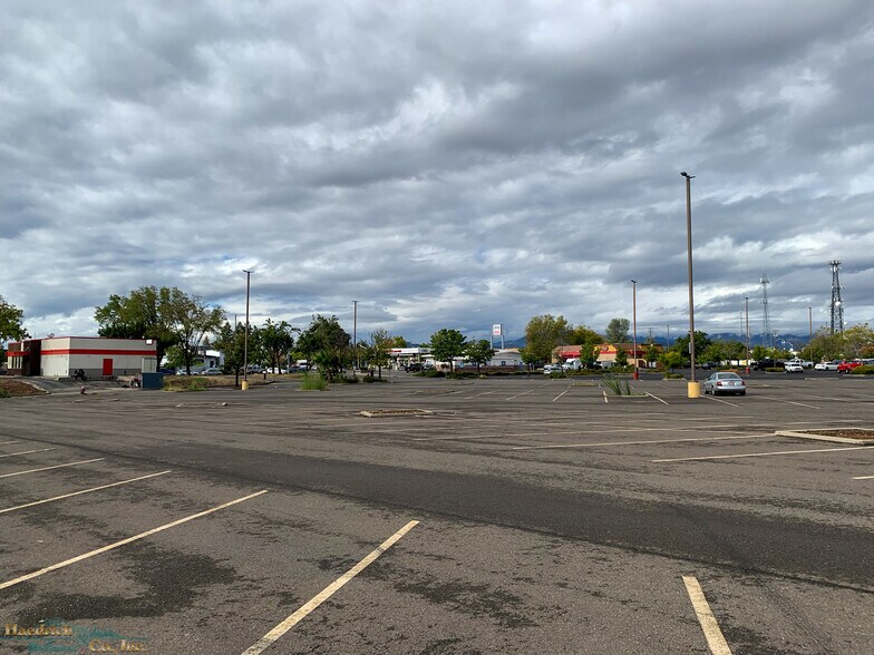 More Photos Of 55 Lake Blvd, Redding Department Store For Lease