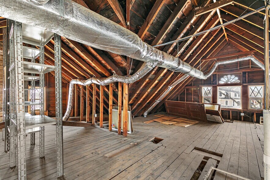 More Photos Of 303 N Main St, Elburn General Retail For Sale
