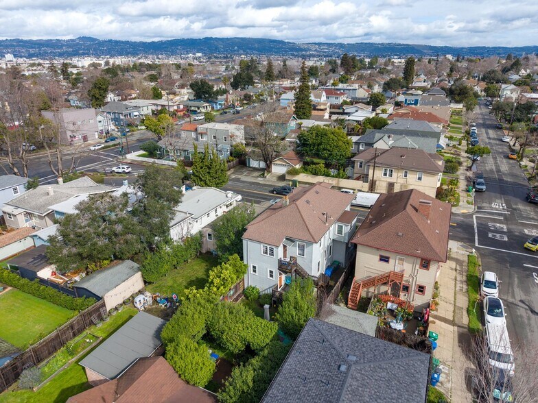 More Photos Of 1527 8th St, Alameda Apartments For Sale
