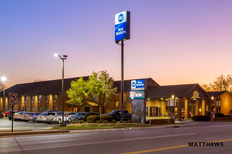 Primary Photo Of 1450 E Wooster St, Bowling Green Hotel For Sale