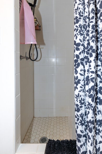 More Photos Of 3427 Waialae Ave, Honolulu Storefront Retail Residential For Sale