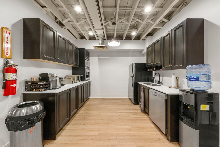 More Photos Of 175 N Washington St, Wheaton Office Residential For Sale