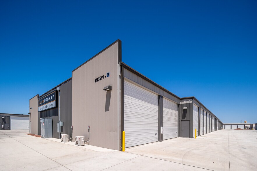 More Photos Of 6123 N 55th Ave, Glendale Self Storage For Sale