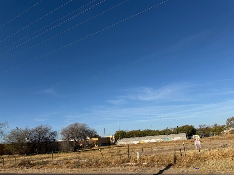 More Photos Of 5004 San Francisco ave, Laredo Land For Sale