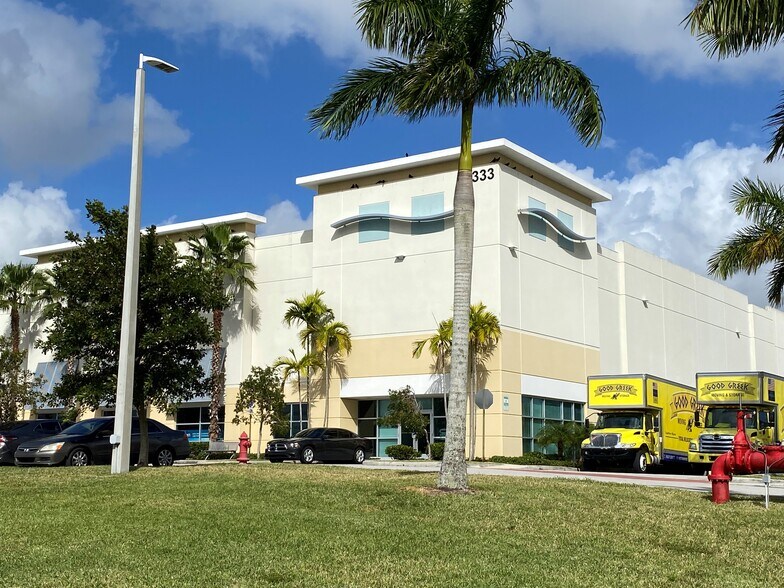 More Photos Of 1333 N Jog Rd, West Palm Beach Distribution For Lease