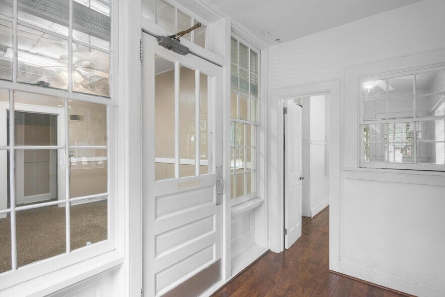 More Photos Of 105 Lancaster St SW, Aiken Loft Creative Space For Lease