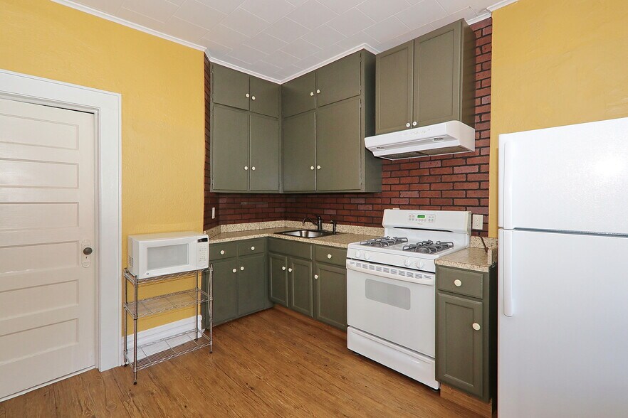 More Photos Of 171 Maplewood Ave, Maplewood Storefront Retail Residential For Sale