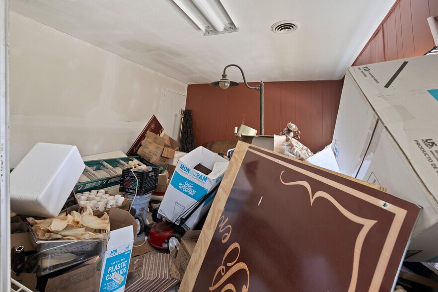 More Photos Of 143 E Main St, Fordland General Retail For Sale