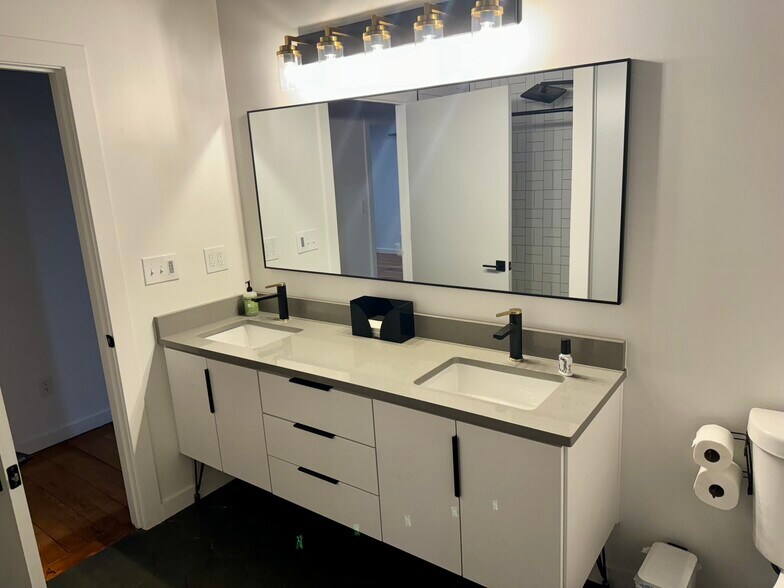 More Photos Of 1701 Southwest Blvd, Kansas City Storefront Retail Office For Lease