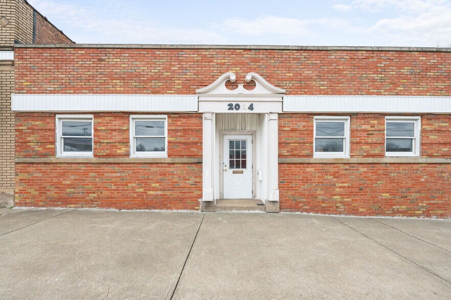 More Photos Of 2024-2032 W Schaaf Rd, Cleveland General Retail For Sale