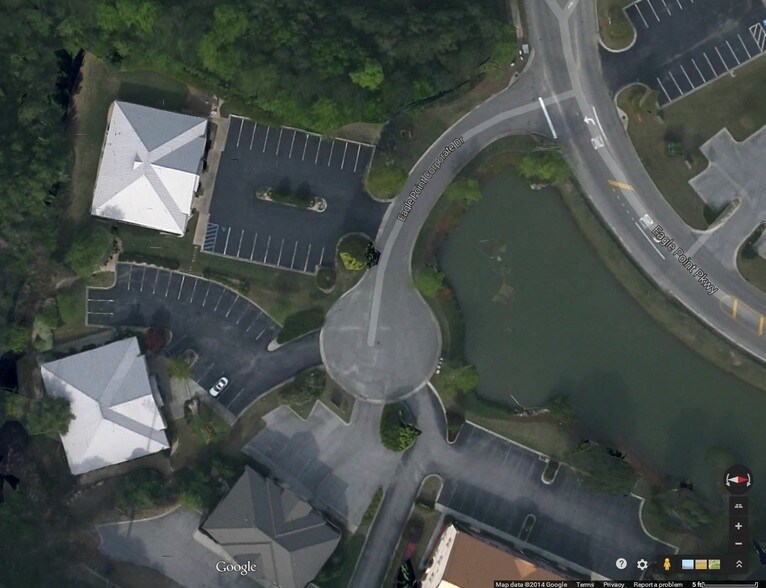 More Photos Of 2000 Eagle Point Corporate Dr, Birmingham Office For Lease