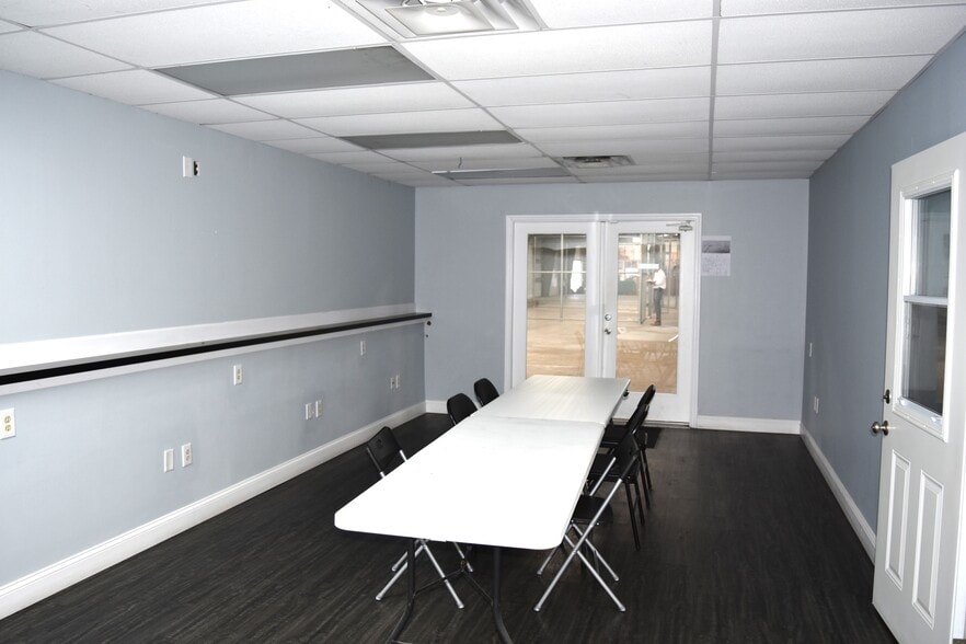 More Photos Of 355 E Douglas Rd, Oldsmar Warehouse For Lease