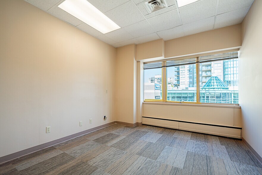 More Photos Of 550 Sixth St, New Westminster Office For Lease