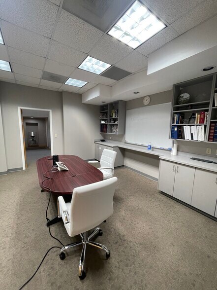 More Photos Of 939 S Stadium Rd, Columbia Office For Sale