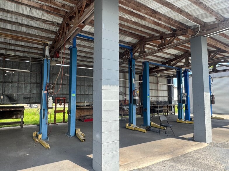 More Photos Of 1265 Pine Ave, Orlando Warehouse For Lease