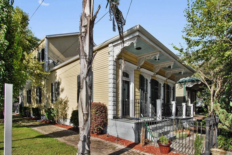 Primary Photo Of 4037 Tchoupitoulas St, New Orleans General Retail For Lease