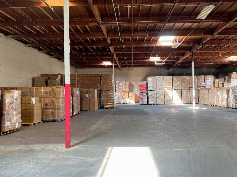 More Photos Of 1920 S Augusta Ct, Ontario Warehouse For Lease