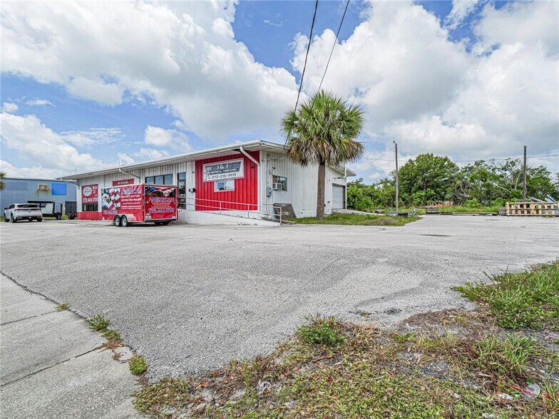 More Photos Of 415 US Highway 1, Vero Beach Freestanding For Sale