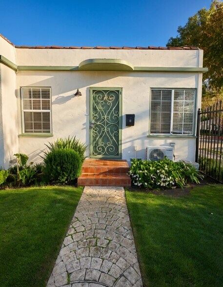 More Photos Of 2517 20th St, Santa Monica Apartments For Sale