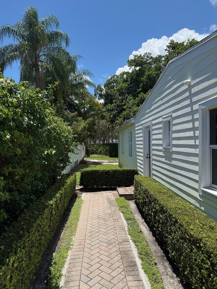 More Photos Of 2718 Conroy Rd, West Palm Beach Office For Sale
