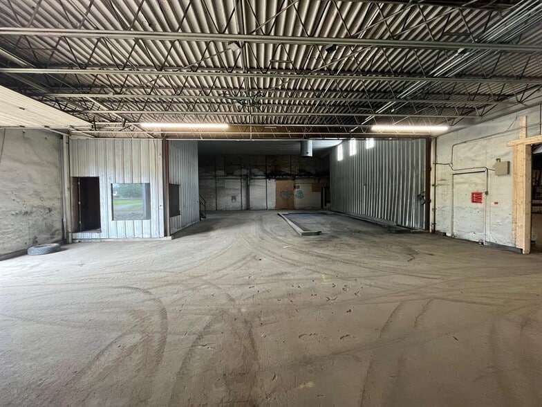 More Photos Of 53 Canal St, Greenville Manufacturing For Sale