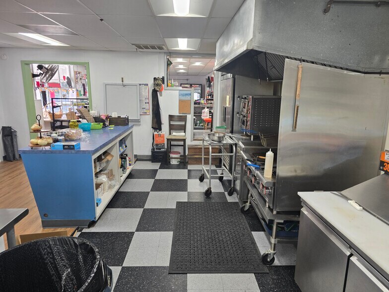More Photos Of 20835 Nanticoke Rd, Bivalve Convenience Store For Sale