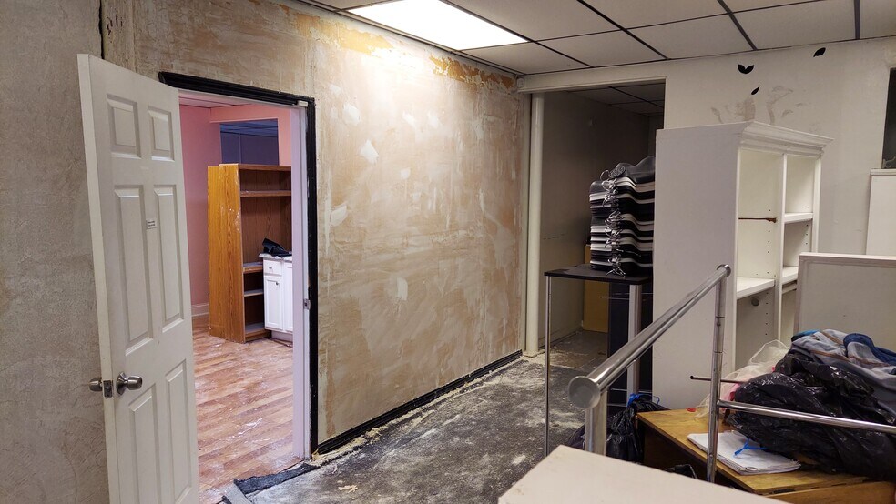 More Photos Of 2401 W Cervantes St, Pensacola General Retail For Sale