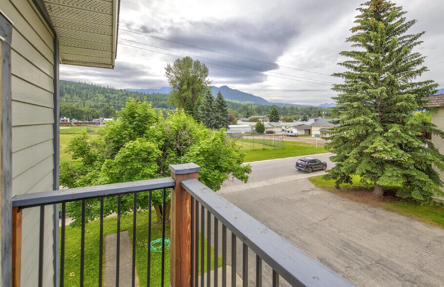 More Photos Of 1491 5 Av, Fernie Apartments For Sale