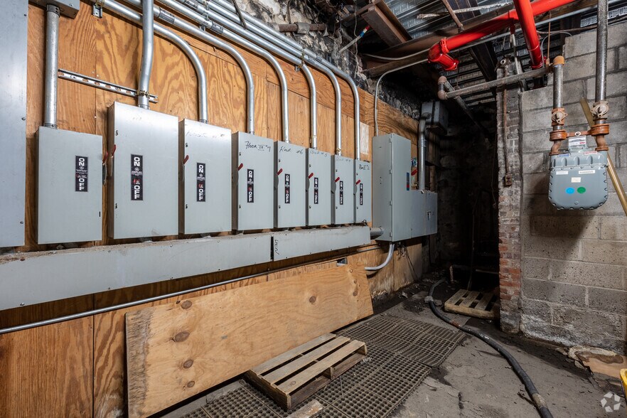 More Photos Of 368 E 148th St, Bronx Medical For Sale