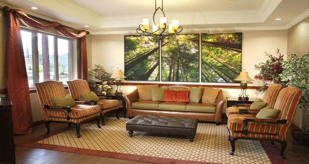 More Photos Of 701 Redwood Dr, Garberville Hotel For Sale