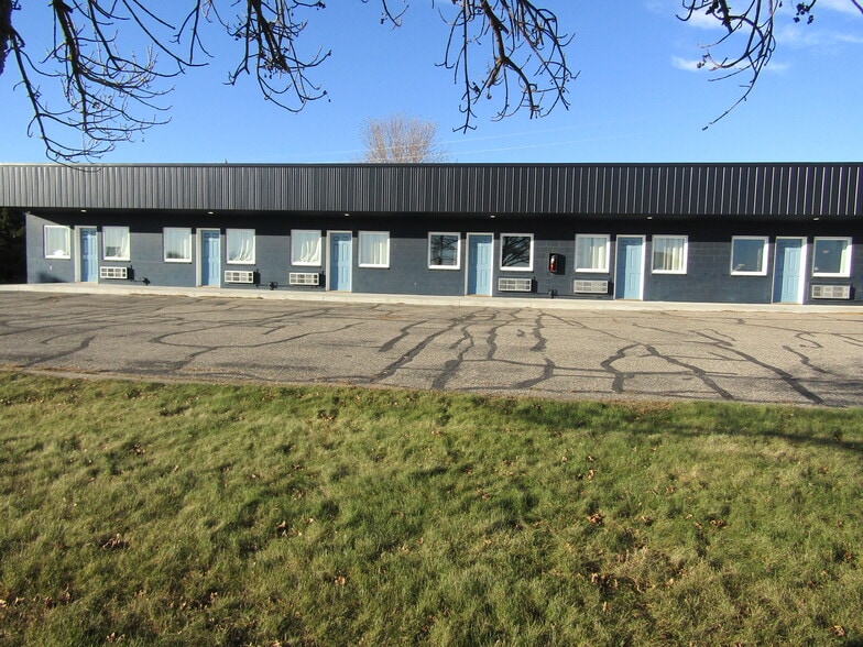 More Photos Of 300 Highway 7, Clara City Hotel For Sale