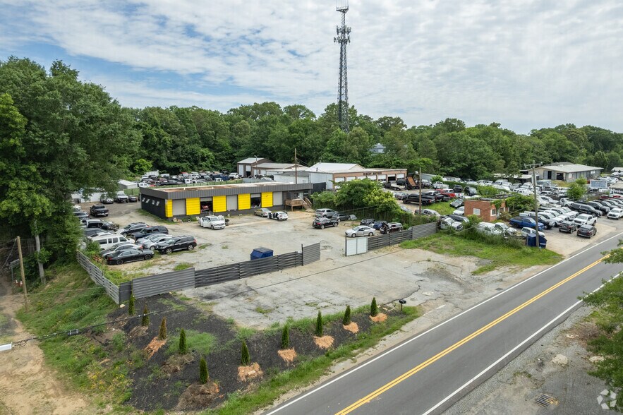 More Photos Of 860 W Main St, Spartanburg Light Distribution For Sale