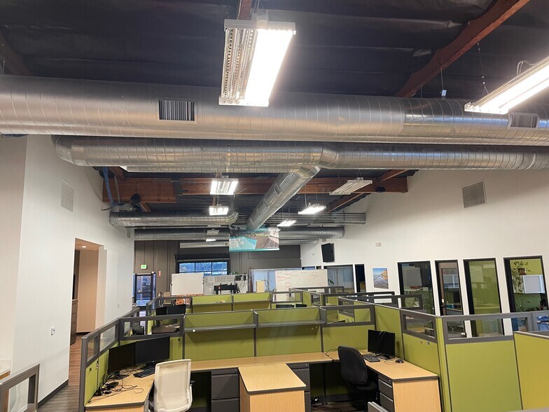 More Photos Of 6675 Mesa Ridge Rd, San Diego Office For Lease