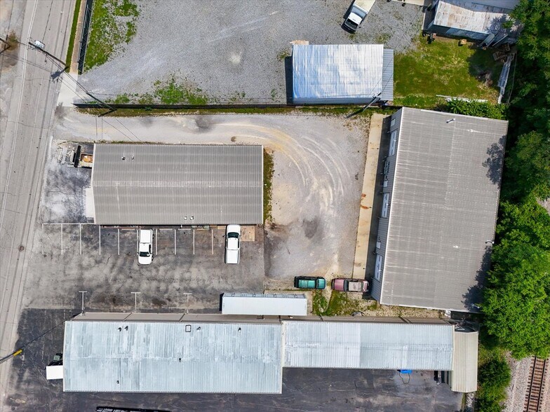 More Photos Of 722-726 Roanoke St, Salem Research And Development For Sale