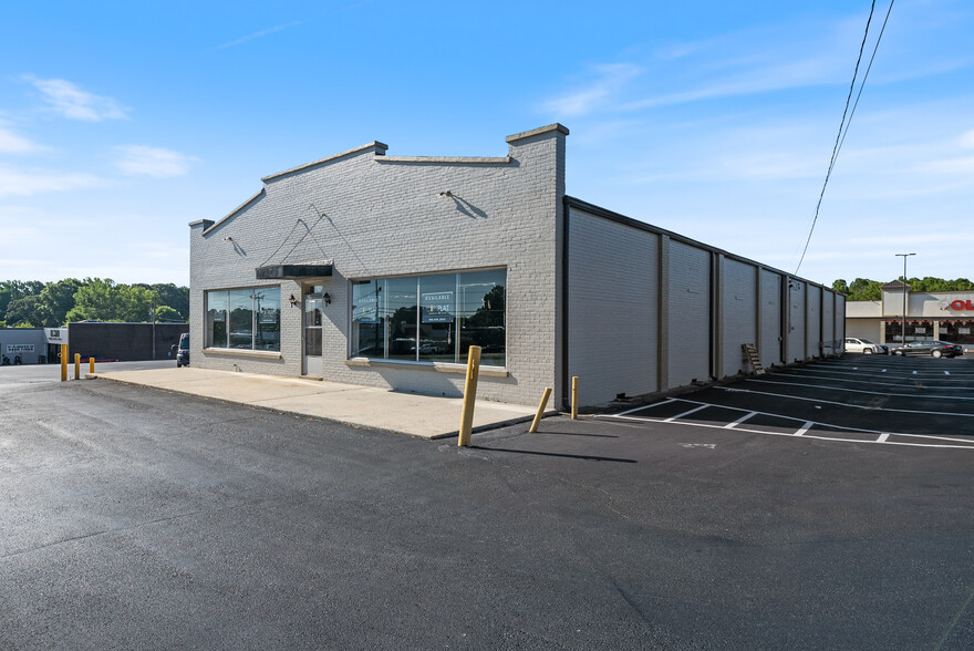 Primary Photo Of 2135 N Church St, Burlington Freestanding For Lease