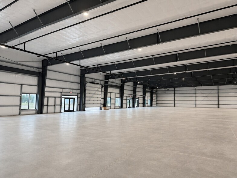 More Photos Of 1530 Kendrick Ln, Lakeland Warehouse For Sale
