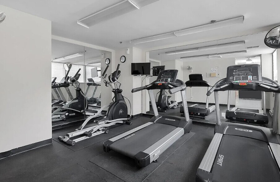 More Photos Of 3713 S George Mason Dr, Falls Church Apartments For Sale