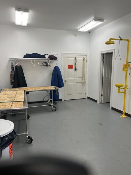 More Photos Of 6825 Weaver Rd, Rockford Funeral Home For Sale