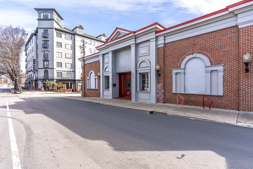 More Photos Of 249 Ponce De Leon Ave NE, Atlanta Restaurant For Sale