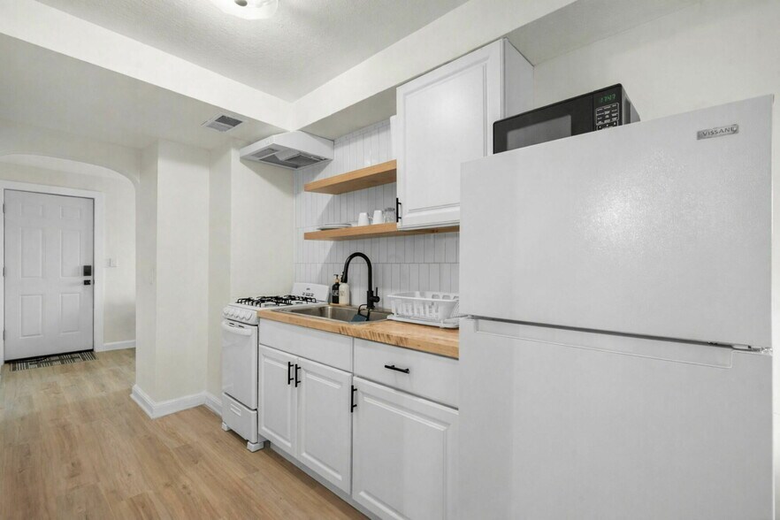 More Photos Of 101 Pennsylvania Ave, Binghamton Apartments For Sale