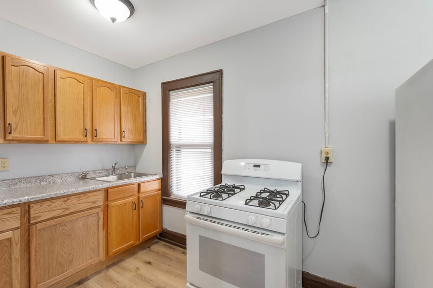 More Photos Of 487 Grand Ave, Saint Paul Apartments For Sale