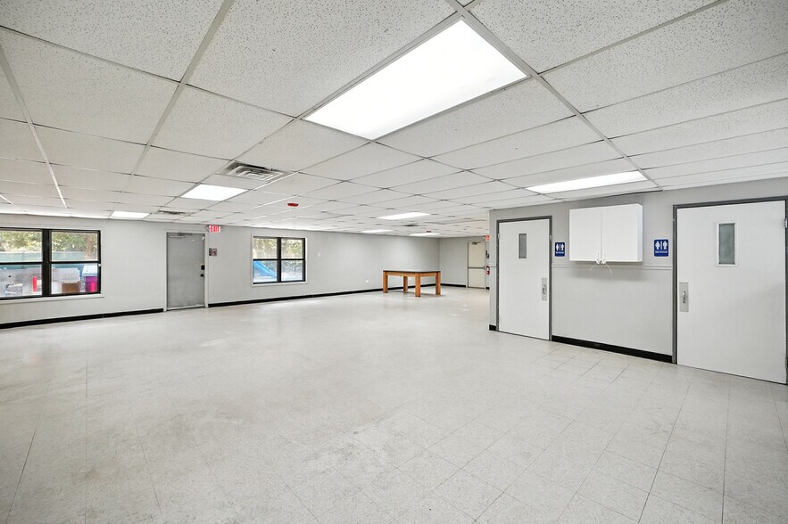 More Photos Of 4310 Barkoskie Rd, Jacksonville Daycare Center For Sale